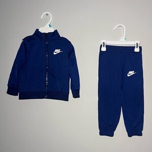 Nike || Boys 2 Piece Set Track Suit Blue and White Casual Outdoor Activewear 18M